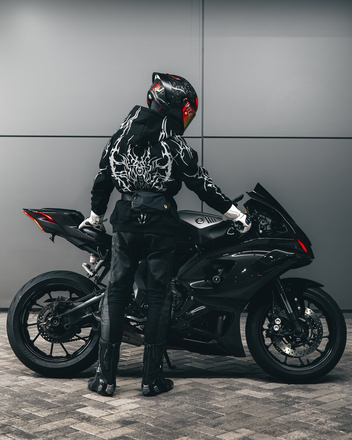 REFLECTIVE PULLOVER